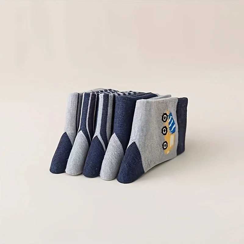 Childrens car cartoon stripe pattern mid tube socks are comfortable breathable highly elastic sweat absorbing and odor resi CL240824