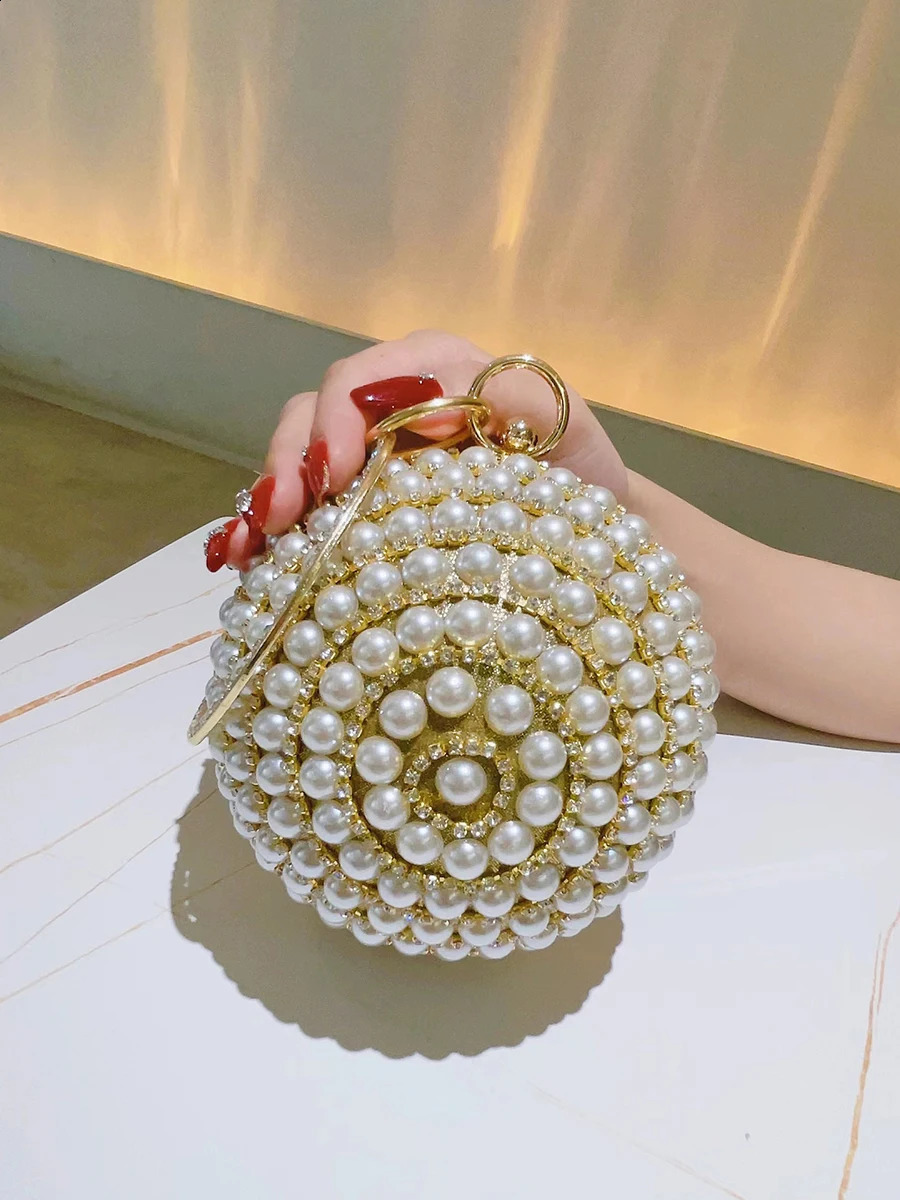 Round pearl clutch wallet handbag ious and elegant evening bag ring womens bride wedding party 240823