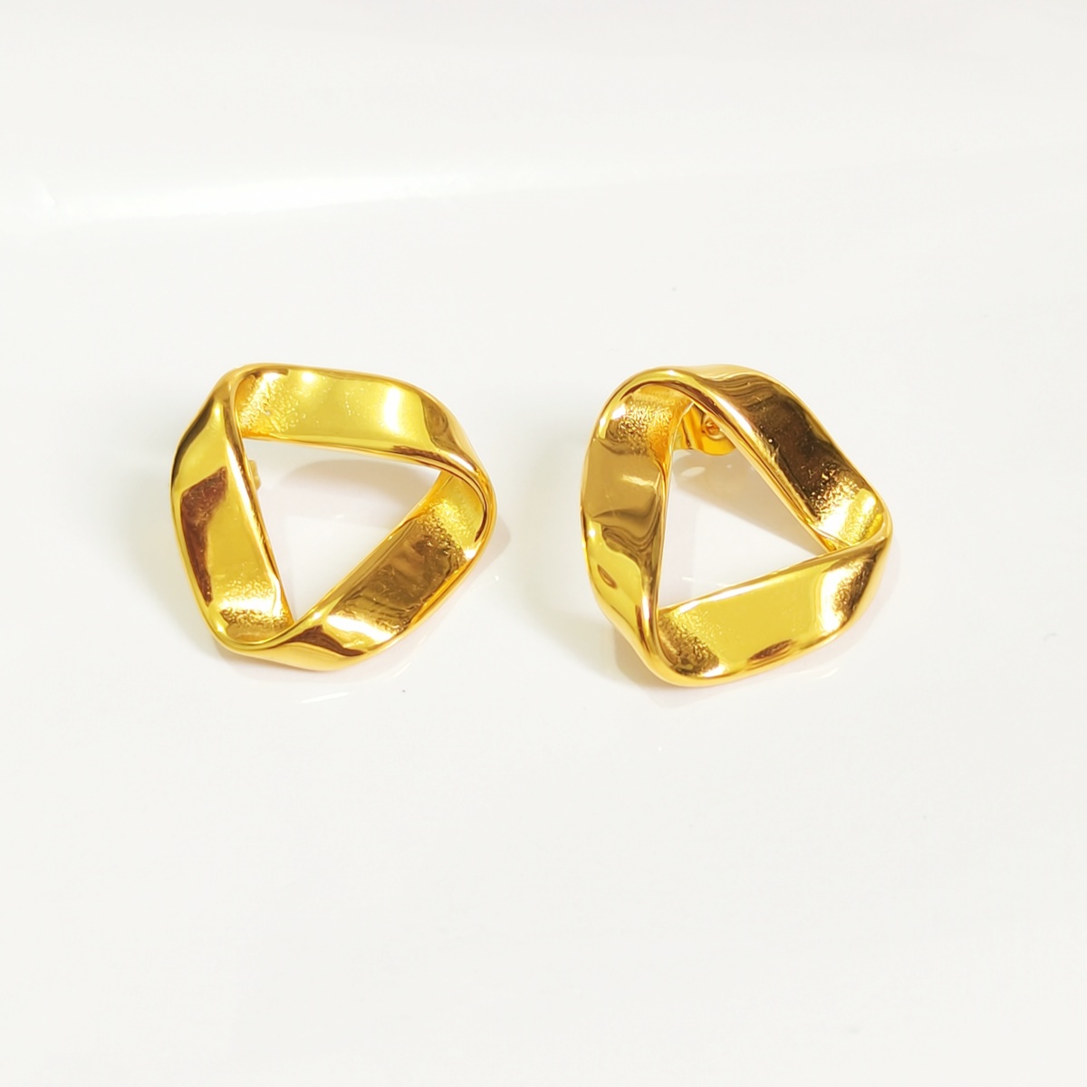 Designer earring Europe and the United States ins stainless steel simple wild earrings geometric irregular earrings earrings jewelry