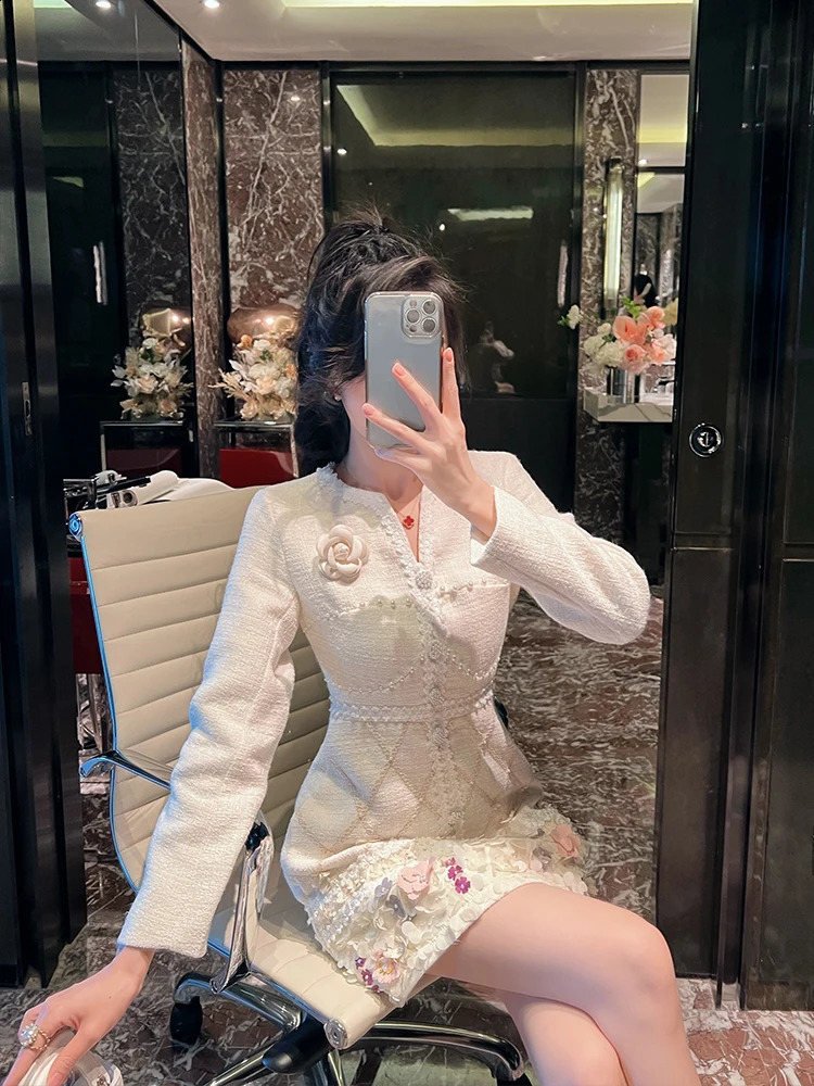 Elegant Graceful Tweed A-line Dress for Women Spring French Beaded Flower Long Sleeve Slim Dress High End Mini Dress 240824