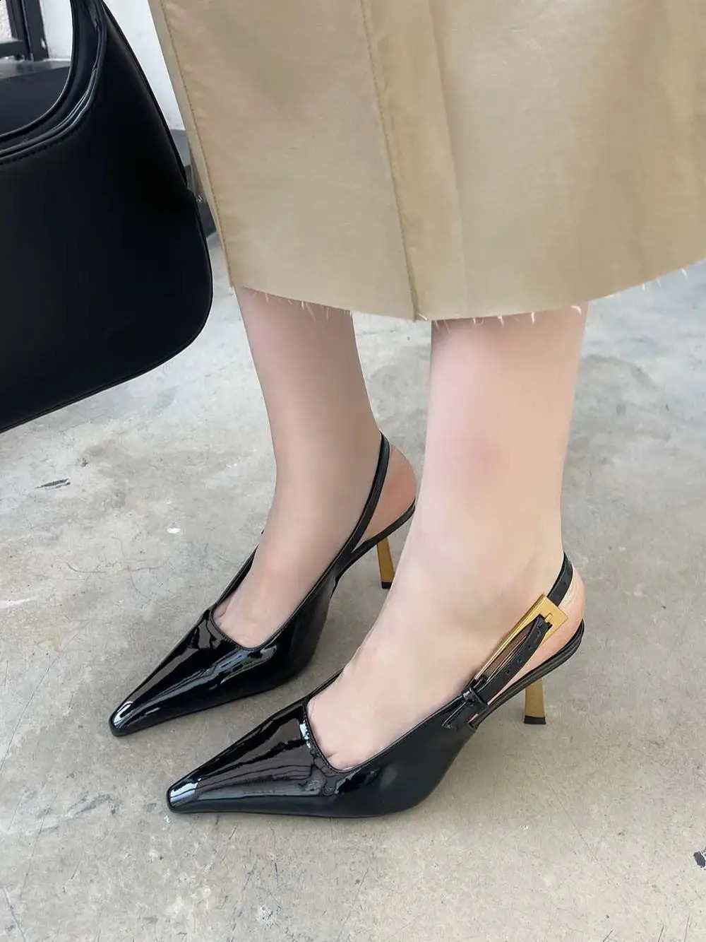 Womens Sandals Corner Head Dress Thin High Heels Belt Buckle Patent Leather Strap Sexy Wedding Pump 240823
