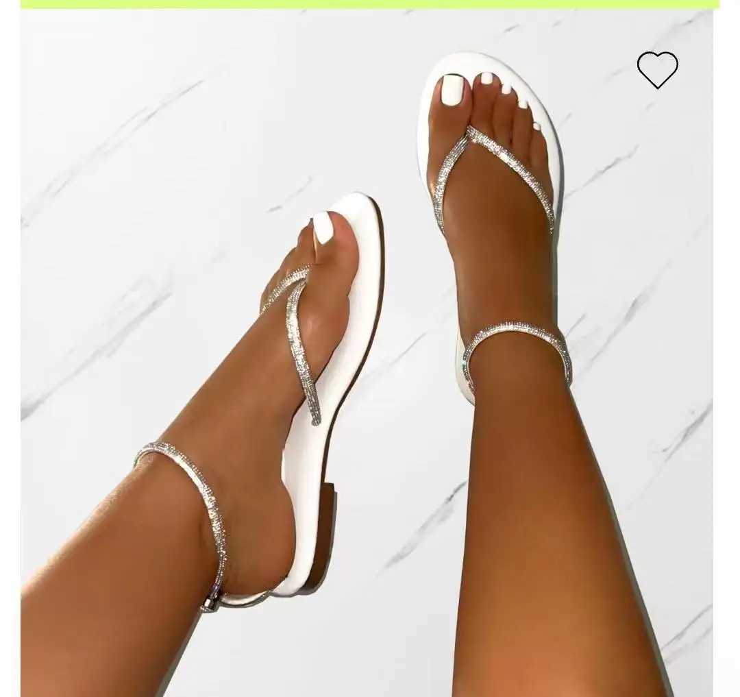 New Arrival New Rhinestone Decor Toe Post Thong Flip-flops Women Slides Outdoor Non-slip Beach Sandals Summer New Women Slippers T250318