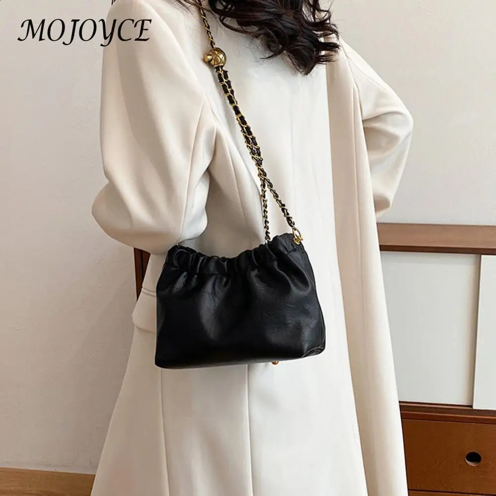 Ladies chain shoulder bag PU leather cross body handbag Versatile pleated homeless bag messenger bag girls fashion wallet 240824