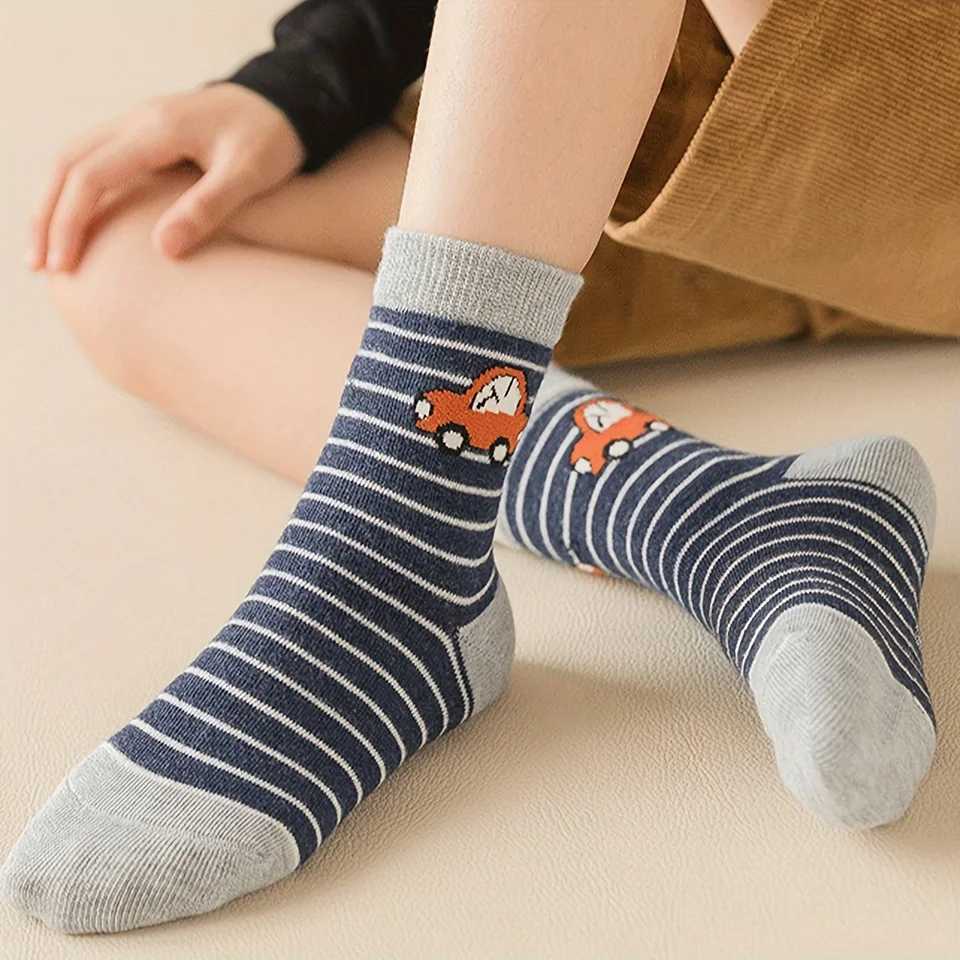 Childrens car cartoon stripe pattern mid tube socks are comfortable breathable highly elastic sweat absorbing and odor resi CL240824