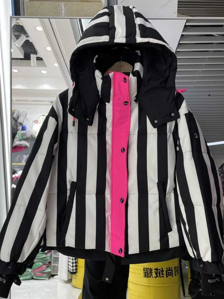 Women's Down Parkas High end style striped womens hooded short sleeved jacket north heat-resistant Maillard bread jacket 2024 winter jacket Y2408