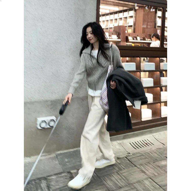 Vintage Gray Zipper Cardigan Sweaters Women Casual Korean Style Knitted Jackets Elegant Old Money Aesthetic Knitwear 240824