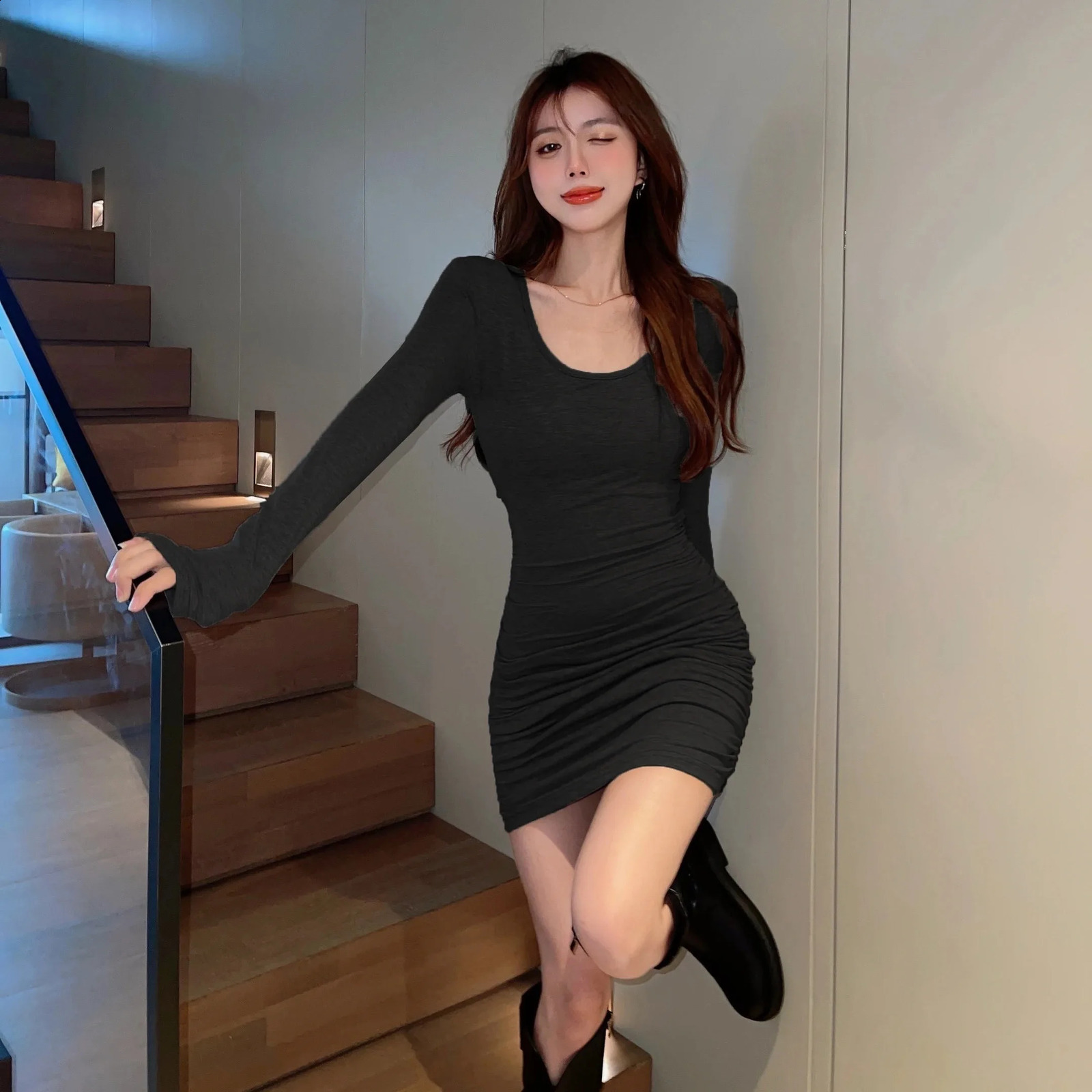 Sexy black mini dress temperament long sleeve tight dress waist skirt autumn spring womens sweater 240823