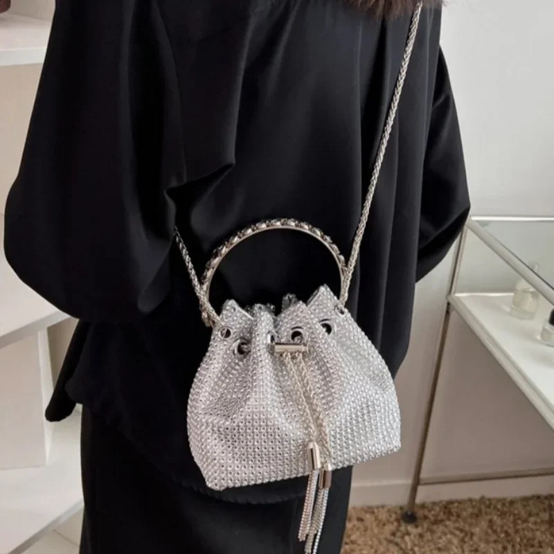 Full gloss rhinestone bucket bag fashionable and highend brushed table tennis womens evening single shoulder chain with ten fonts 240823