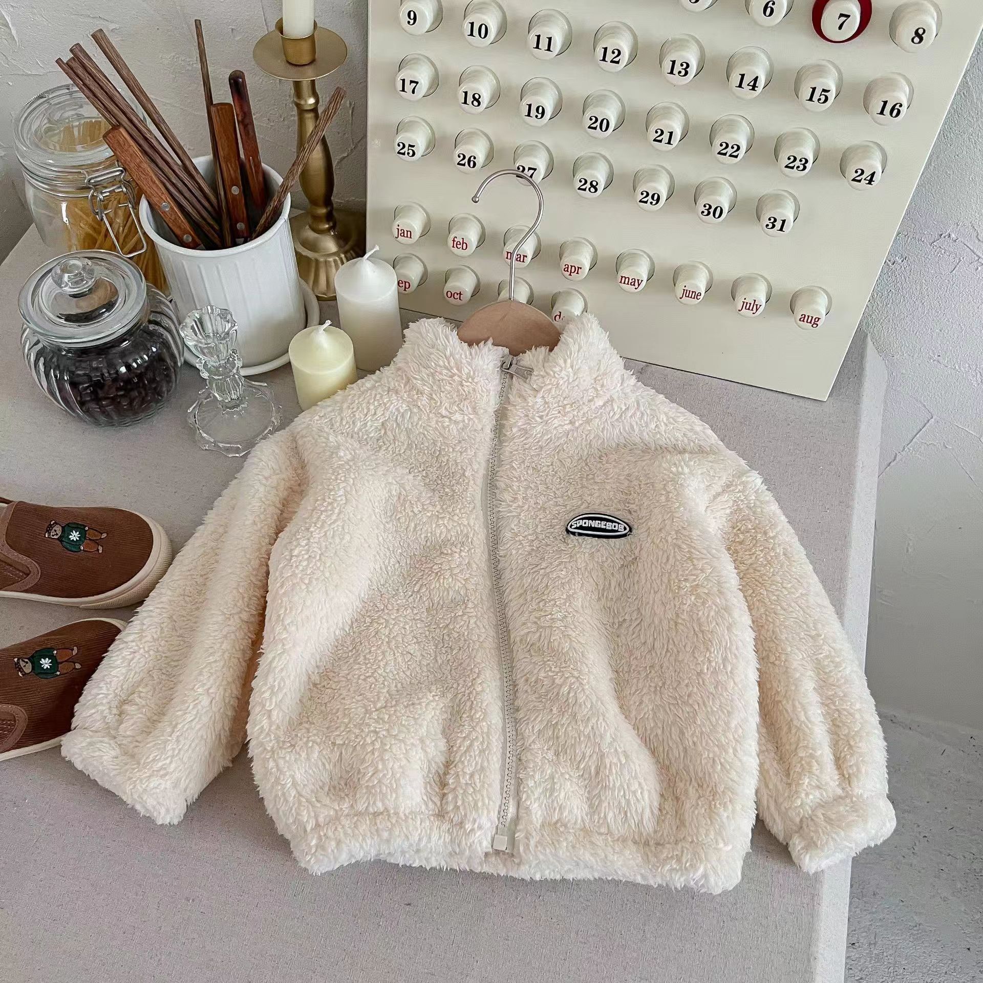 New children's flannel jacket boys girls in autumn winter, with thick fleece top babies to keep warm and stand up collar for outdoor wear F21-08.