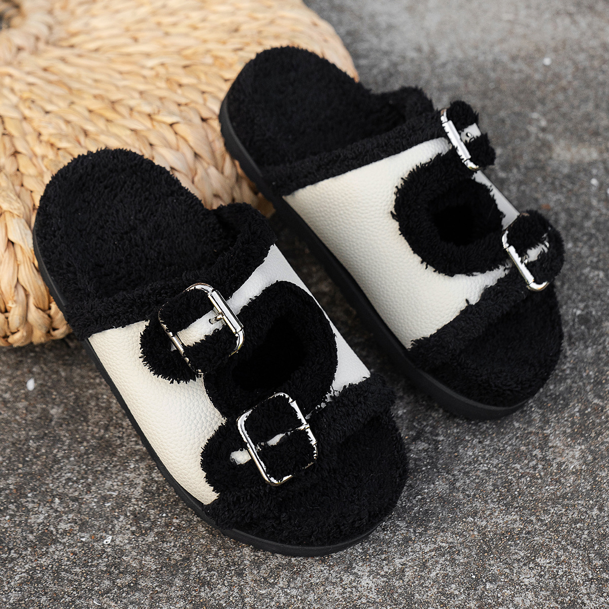 2024 Fashion Thick-soled Slippers Double Belt Buckle Plus Velvet New Style One-line Furry Slippers Lazy Double Buckle Thick-soled Women Shoes Outdoor 
