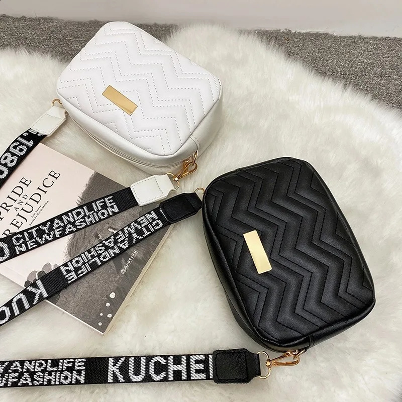 Rilibegan Embroidered Camera Bag PU Material Casual Small Square Versatile Single Shoulder Printed Strap 240823