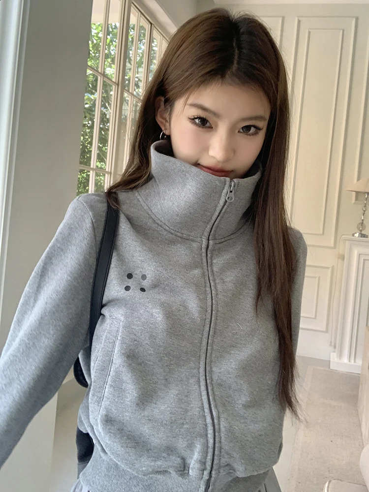 Arrival 100 Cotton Women Short Sweatshirt Casual Long Sleeve Zipper Up Running Sweatshirt Black Grey Cardigan Korean Fashion 240824