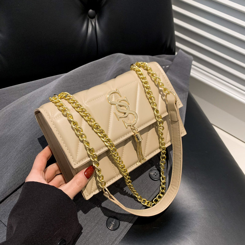 Korean Chic PU Leather Chain Crossbody Bag for Women - Stylish 2024 Handbag