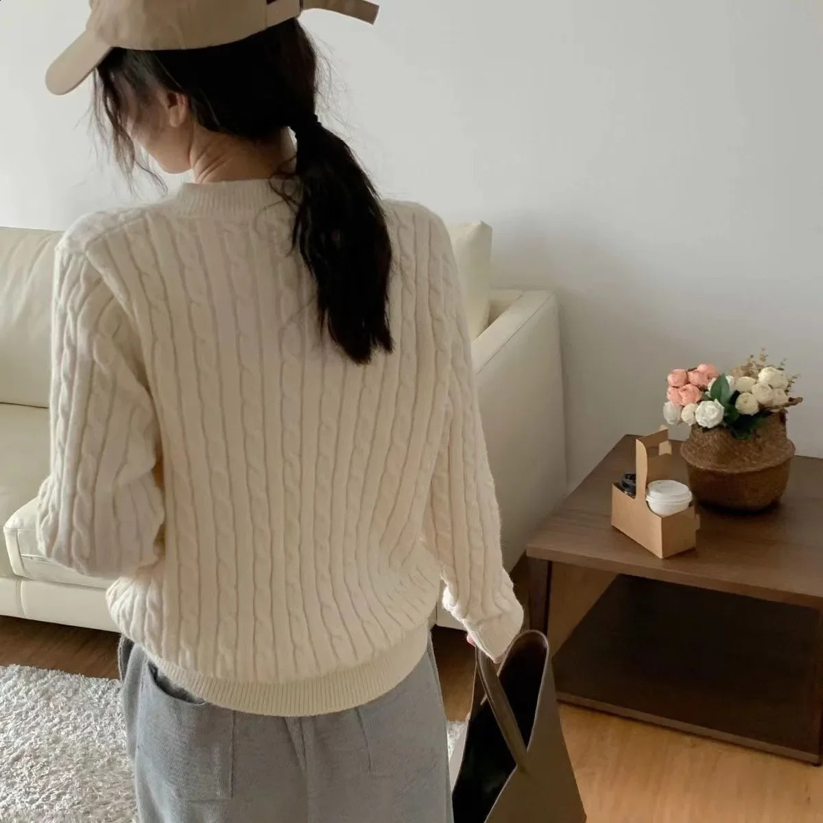 Oversize Long Sleeve V-neck Sweater White Knitted Loose Pullover Knitwear Women Autumn Winter Fashion Casual Streetwear 240824