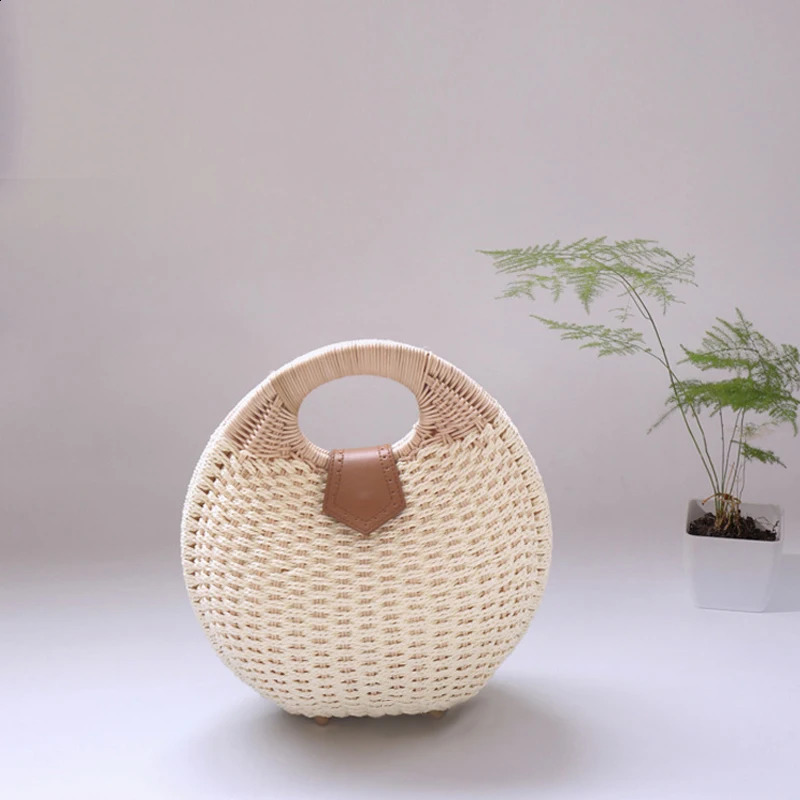 Holiday Shell Handbags Personality Cute Rattan Bag Casual Small Round Tote Woven Female Fashion Beach 240824Z
