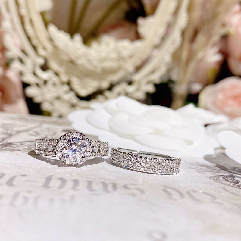 2024 INS Sale Top 925 Sterling Silver Diamond Luxury Big Wedding Band Rings Luxury Rings Set for Bridal Women Engagement Finger Party Gift Designer Je