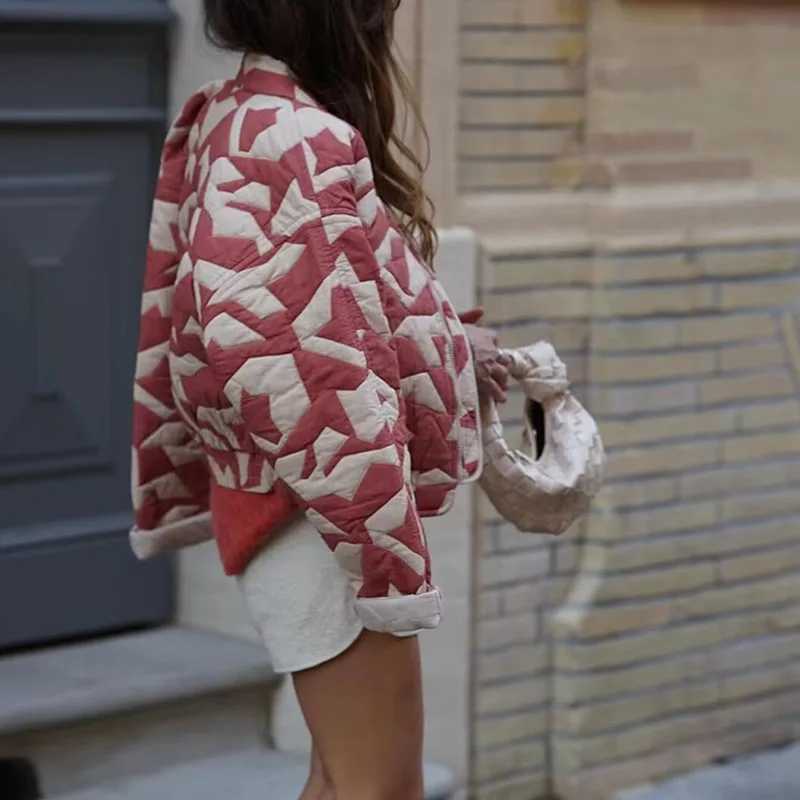Women's Jackets 2024 Autumn/Winter Y2K Bedding Cotton Coat Vintage Printed Warm Womens Thin Park New Womens Short Top Y240824N9L0