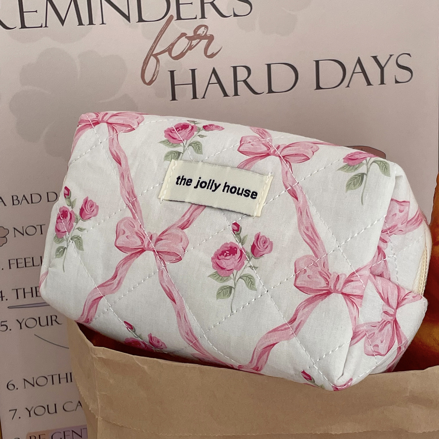 Women Flower Design Makeup Bag Large-capacity Toiletry Bag Quilted Storage Bag Portable Soft Free shipping