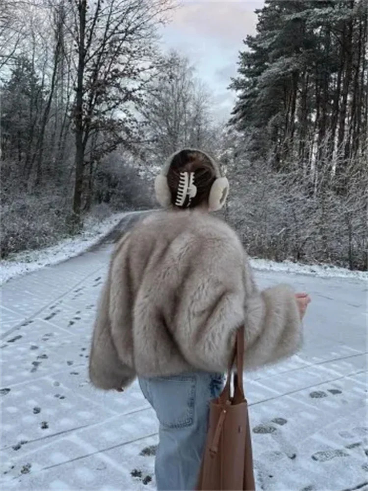 Fashionable fluffy faux fur coat for womens winter elegant loose long sleeved jacket ious thick street 240824