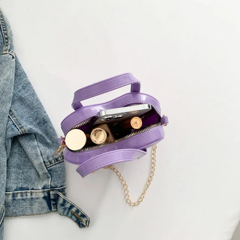 Cute Heart Love Crossbody Bag For Women Patent Leather Handbag Mini Phone Purse Lady Girls Versatile Cross Body Bag Chain 240824
