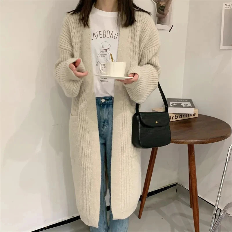 Autumn Warm Midi Knitted Cardigan Women Korean Loose Pocket Casual Knit Coats Female Fashion Lazy Style Solid AllMatch 240824