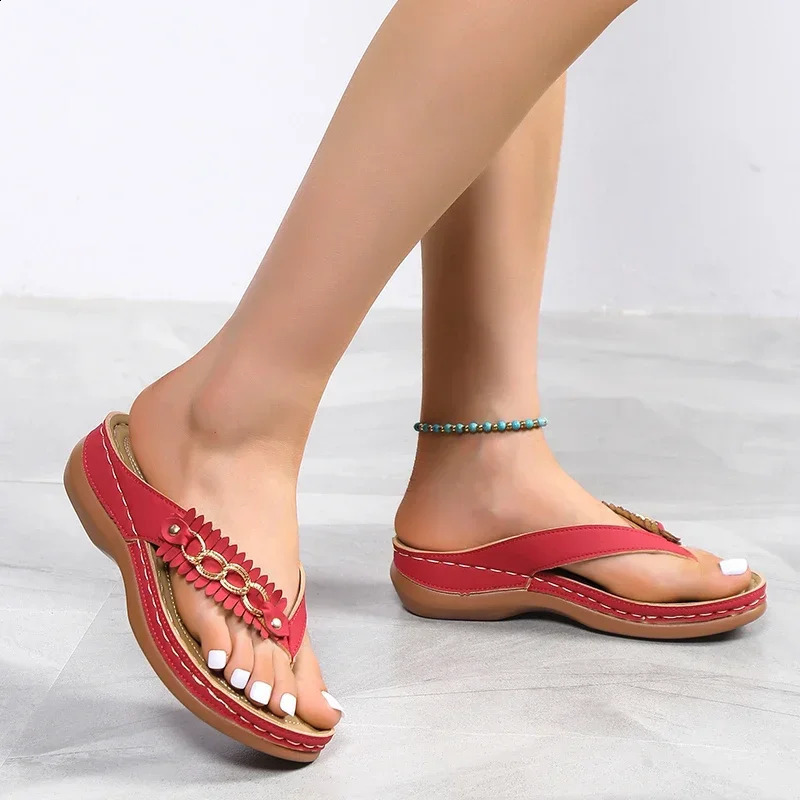 2024 Summer Flower Womens Sandals Car Thread Anti slip Beach Shoes Large Flip Wedge Comfortable Sandals Womens 43 240823