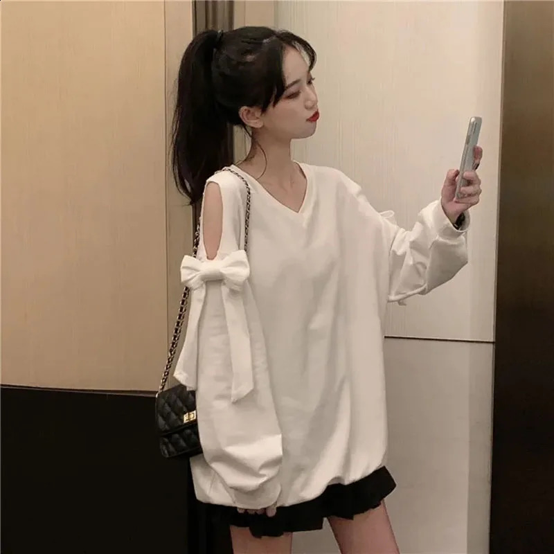 Zoki Sweet Bow Off Shoulder Sweatshirts Women Long Sleeve Casual Loose Korean Tops Fashion V Neck Hollow Out n Sweatshirts 240824