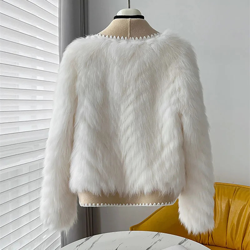 Artificial fox fur car striped coat womens winter collar highend short doublesided wool fashionable open top thick 240824