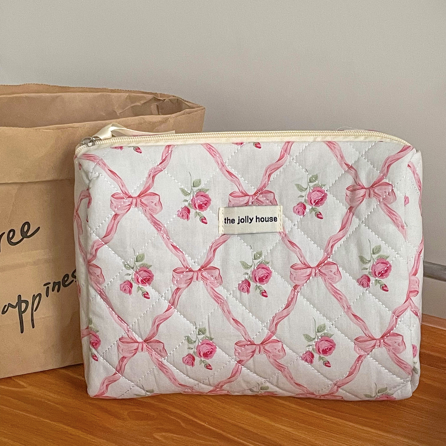 Women Flower Design Makeup Bag Large-capacity Toiletry Bag Quilted Storage Bag Portable Soft Free shipping