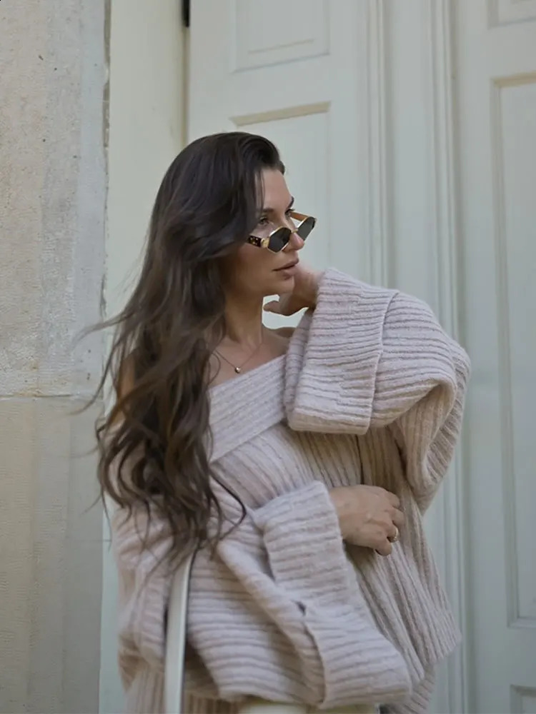 Slash Neck Off Shoulder Sweater For Women Casual Loose Long Sleeve Knitted Jumpers Autumn Winter Lady High Street Pullovers 240824