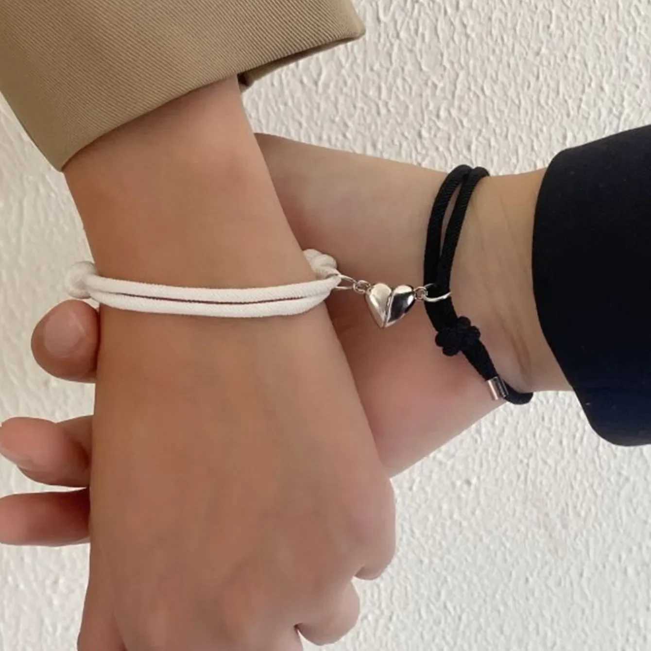2PCS/Braided Rope Magnetic Couple Bracelet Set r Magnetic Lady Friend Bracelet Set Jewelry Gift 2024 Hot Design X241106