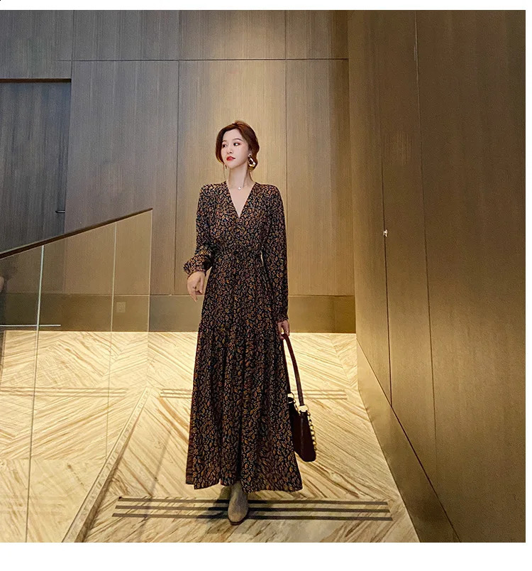 Autumn fashion womens printed dress French elegance long sleeves V-neck skirt slim waist adjustable waist line umbrella ski 240824
