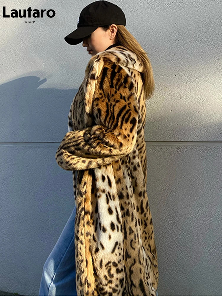 Lautaro Winter Long and Warm Thick Panther Fluffy Artificial Fur Coat Womens Tiger Printed Runway Loose y ner Clothing 240824