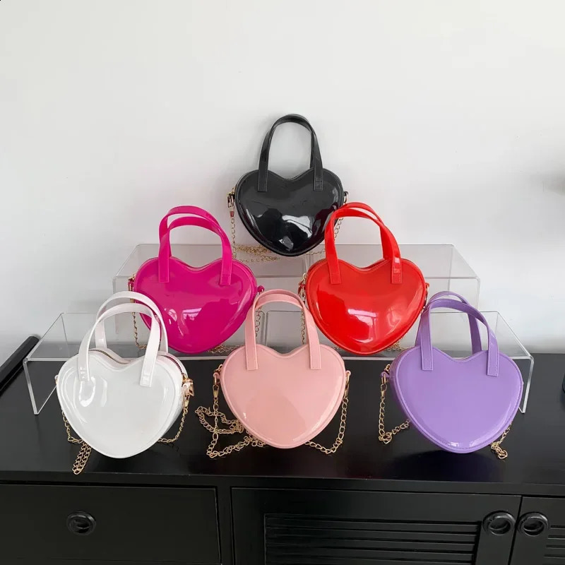 Cute Heart Love Crossbody Bag For Women Patent Leather Handbag Mini Phone Purse Lady Girls Versatile Cross Body Bag Chain 240824