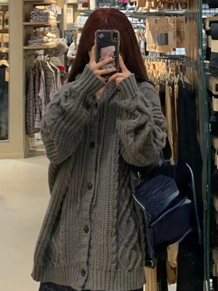 Y2k Aesthetic Twist Hooded Cardigans Women Autumn Winter Solid Casual Sweater Streetwear Single Breasted Fashion Grunge Coats 240824