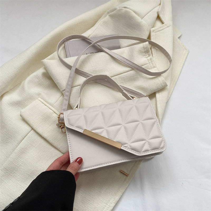 Single shoulder bag with trendy texture hand-held small square bag
