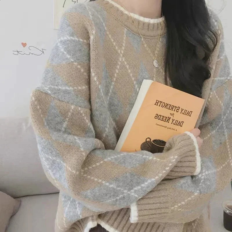 Vintage Argyle Sweater Women Korean Plaid Knitted Pullovers Autumn Winter Ladies O Neck Jumpers Japanese Casual Knitwears Tops 240824