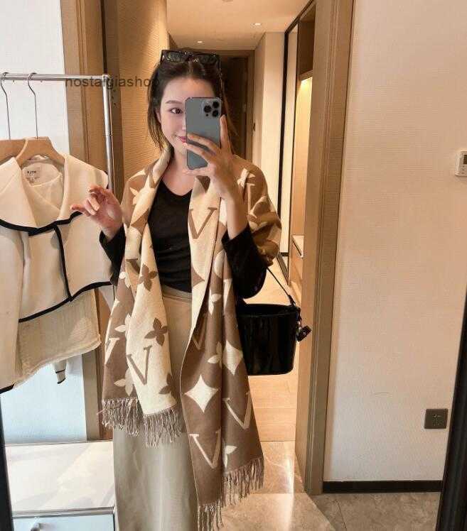 Scarves Brand designer scarf Luxury V Scarf Cashmere Thick Shawl Women Long Winter Wram Pashmina Long Wraps Hijab with Tassel Bufanda Foulard L7738 with box