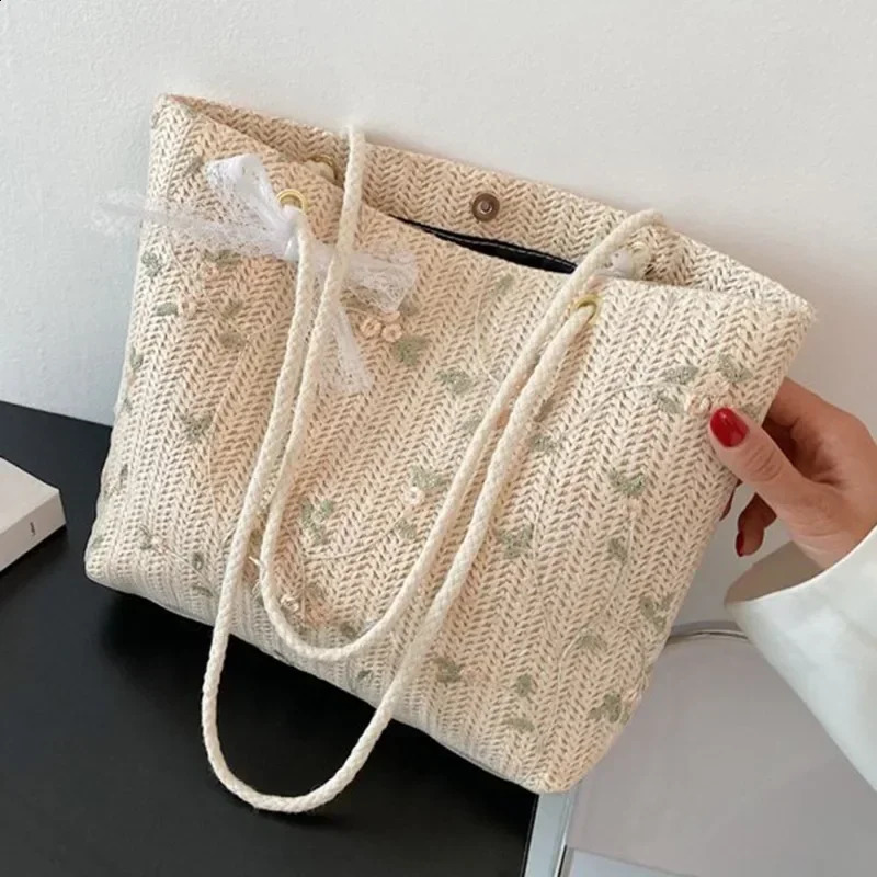 Fashion Woven Handbag Women Straw AllMatch Female Tote Bag 2023 Portable Bucket Handbags Summer Picnic Bags 240824Z