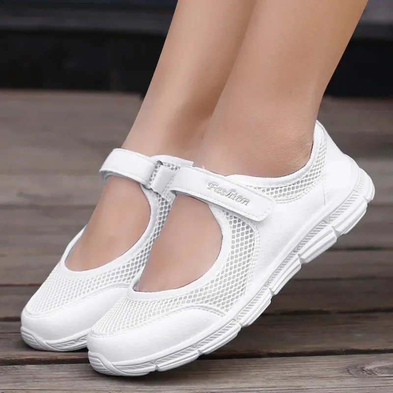 Womens breathable vulcanized shoes womens sports shoes fashionable breathable mesh casual walking shoes womens work shoes 240823