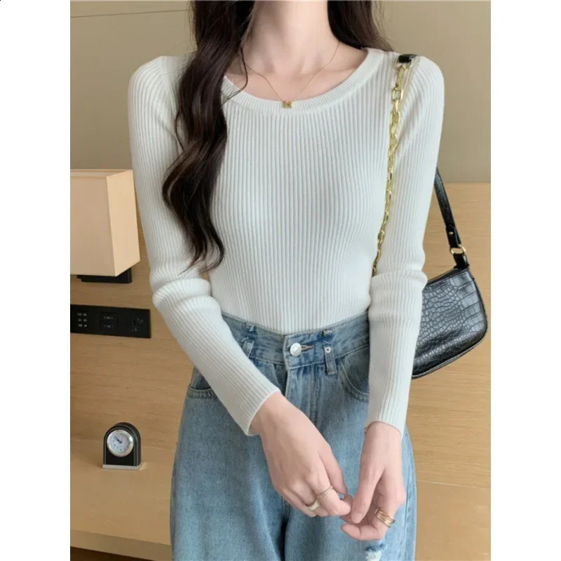 Black Round Neck Sweater For Women Stylish Slimming Long Sleeve Knitted Top For Autumn/winter Inner Wear 240824