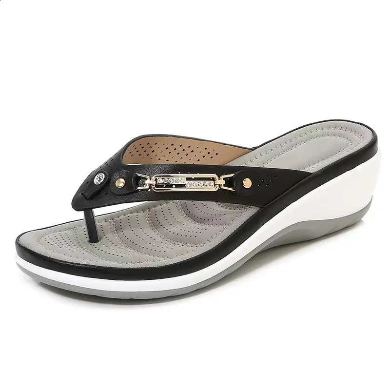2024 Womens Summer Metal Button Sliding Shoes Wedge Beach Sandals Womens Outdoor Platform Casual Flip Cover 240823