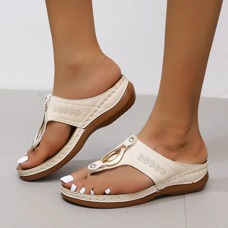 Leisure wedge comfortable orthopedic slider womens sandals clip toe metal buckle decoration anti slip platform gladiator shoe slider 240823