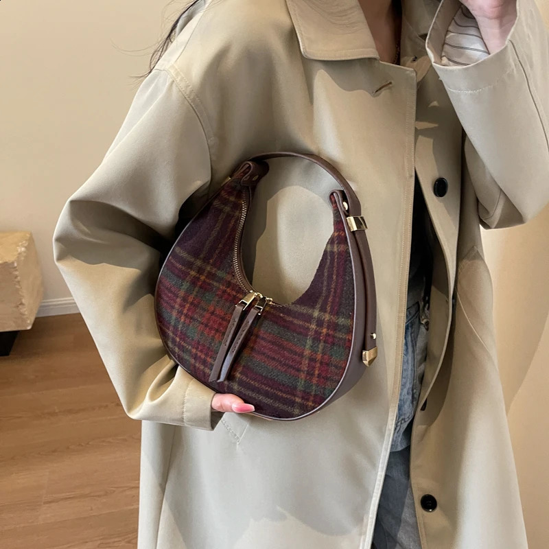 Woolen Women Handbag And Purse Vintage Plaid Hand Half Moon Underarm Shoulder Bag Female Clutches 240824