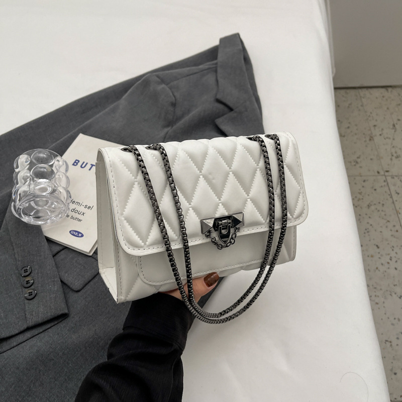 Minimalist Fashion Indentation Diamond Lattice Square Bag Lock Closure Flap Opening Metal Chain Shoulder Bag Suitable For Women's Daily Casual Us