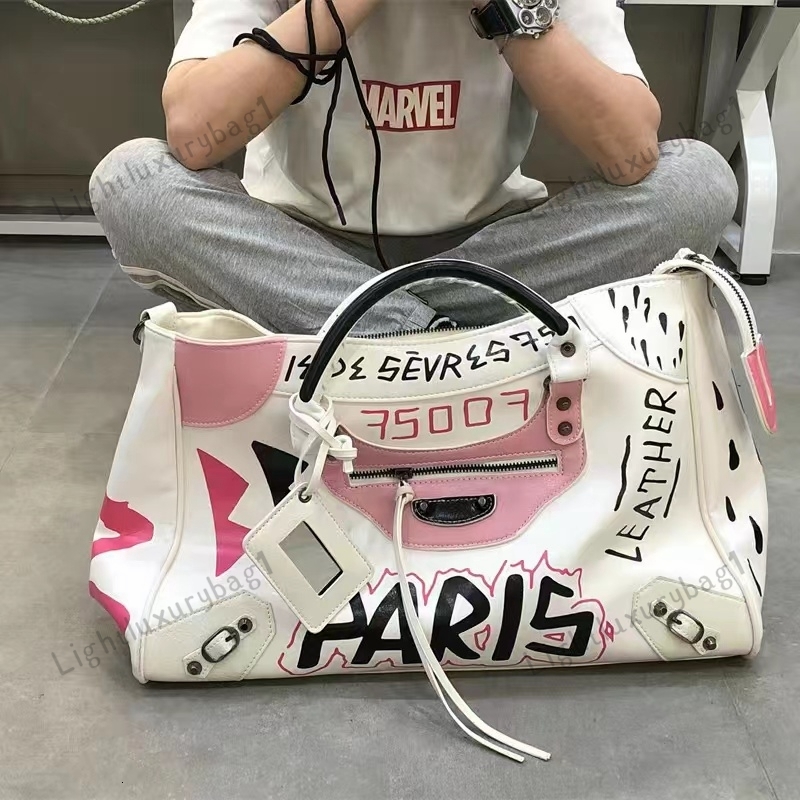 Designer Neo Cagole Small Leather Handbag Made Of Old Metal Accessories Motorcycle Bag Cyberpunk Small Bag Women's Graffiti Motorcycle Bag 251216