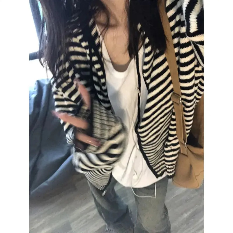 Deeptown Vintage Striped Sweaters Cardigan Women Casual Korean Style Zip Up Knitwear Harajuku Loose Black White Knitted Coats 240824