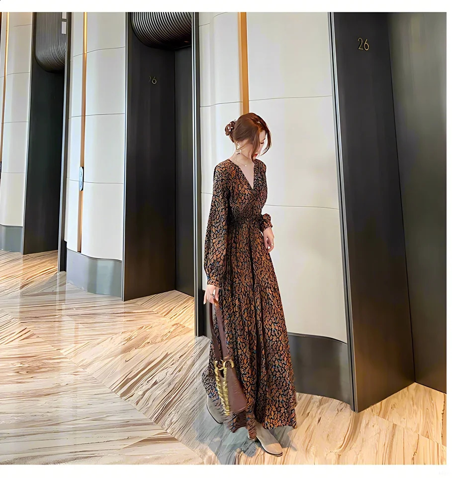 Autumn fashion womens printed dress French elegance long sleeves V-neck skirt slim waist adjustable waist line umbrella ski 240824