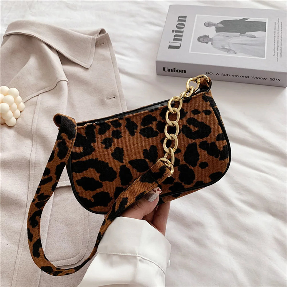 Plush Animal Material Messenger Bag Large Capacity Shoulder Bags Original Design Tote Leopard Pattern Shopping Handbag 240824