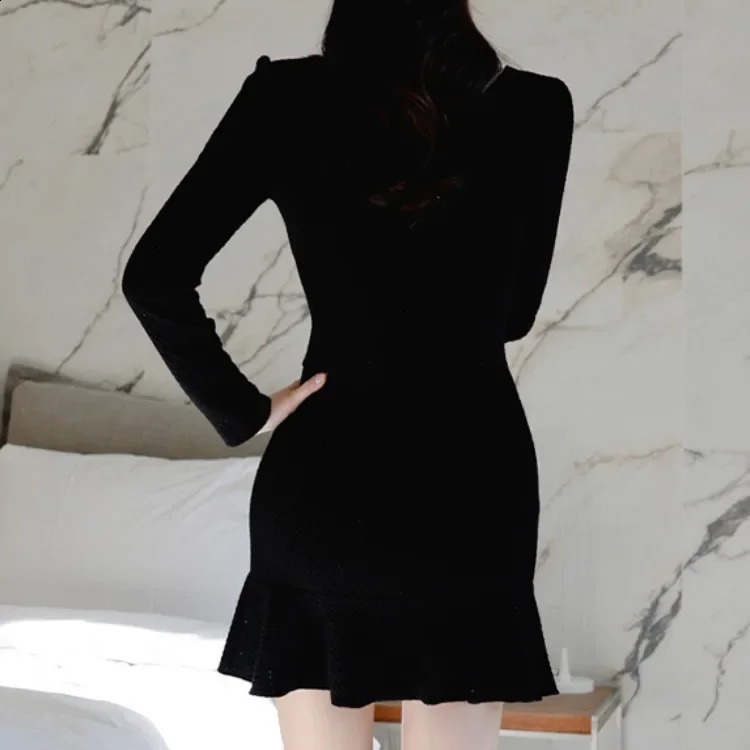 Coarse Tweed V-neck Sexy Mini Dress Korean Style Slimming Ruffle Edge Long Sleeve Dress For Women 240824